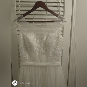 Ivory A-line wedding dress
